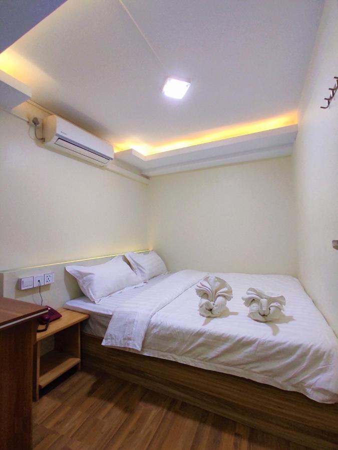 November Hostel Yangon Exterior photo