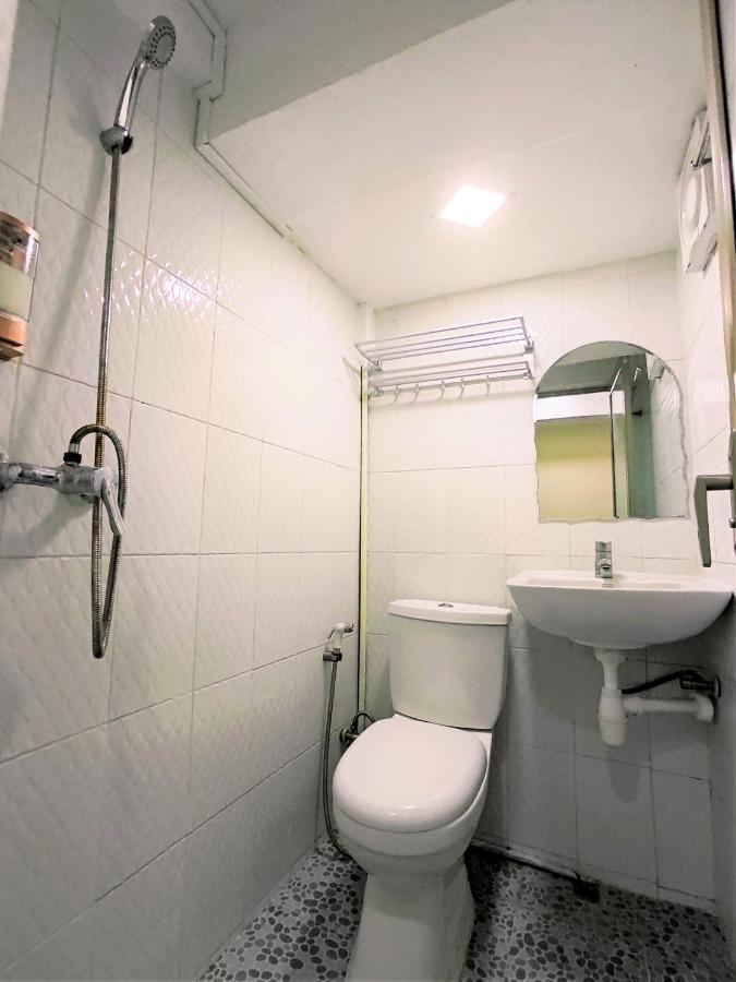 November Hostel Yangon Exterior photo